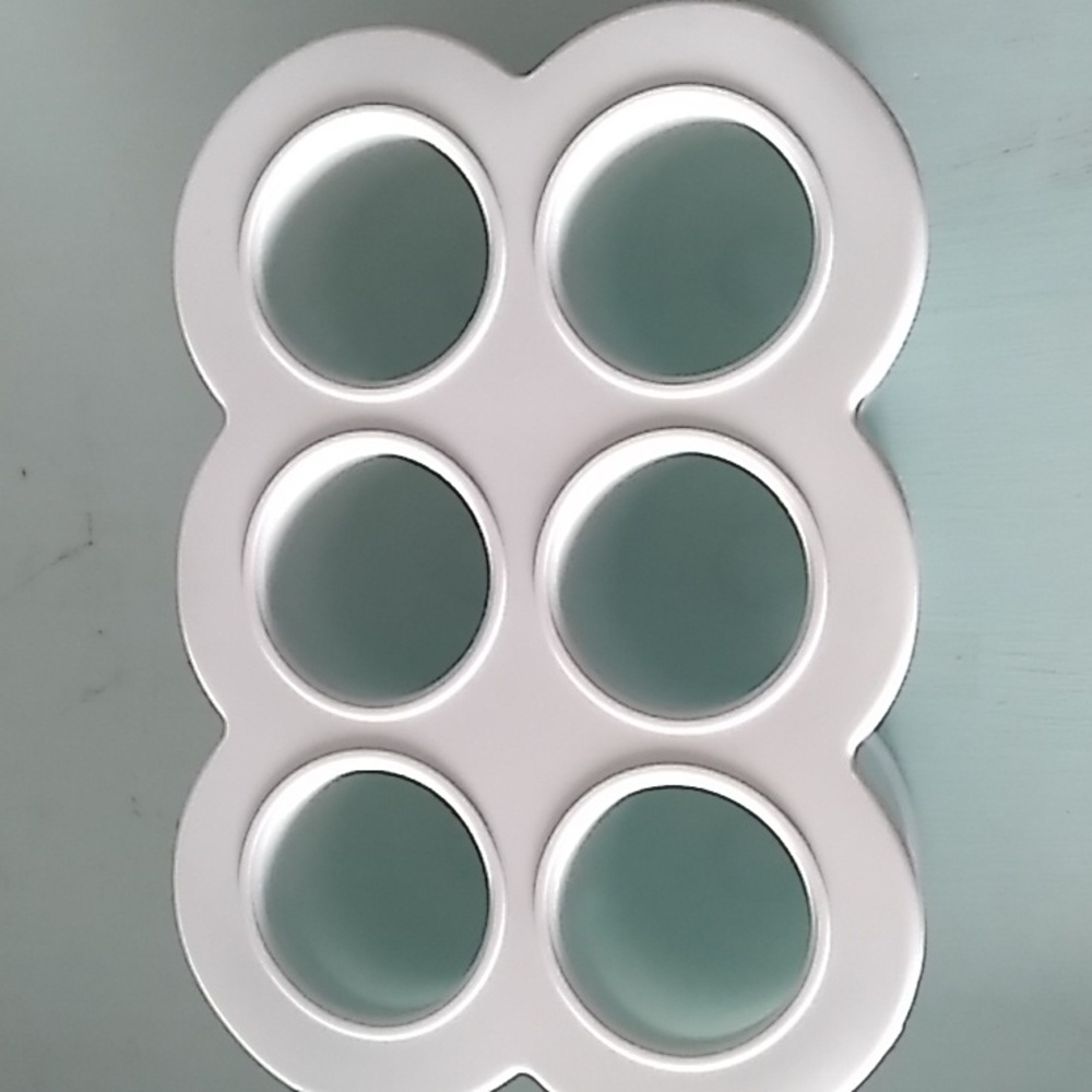 Nutribullet Baby Bullet Silicone Storage Cups & 1 plastic cup - Picture 3 of 7